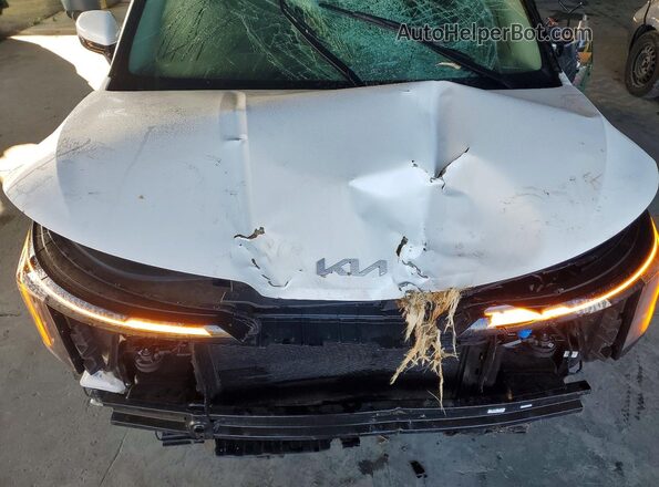 KNDNE5K38S6487248 2025 KIA CARNIVAL White Widok komory silnika