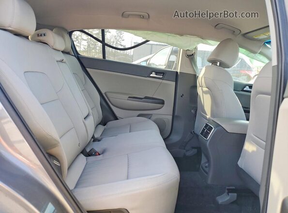 KNDPM3AC3K7560652 2019 KIA SPORTAGE Серый Вид задней части салона