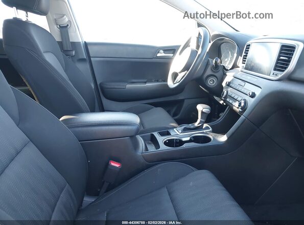 KNDPM3AC5N7015198 2022 KIA SPORTAGE Белый Вид салона спереди