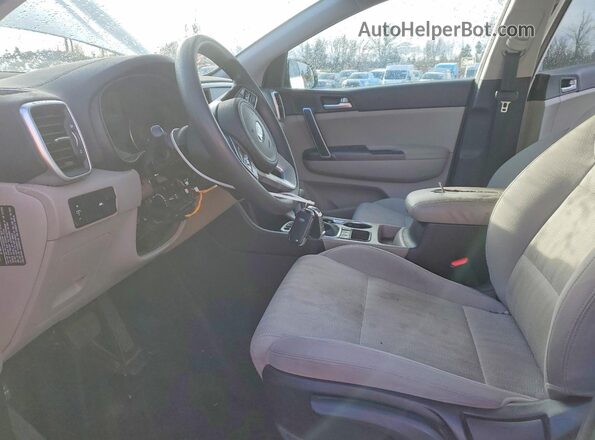 KNDPMCAC1M7896982 2021 KIA SPORTAGE Белый Вид салона спереди