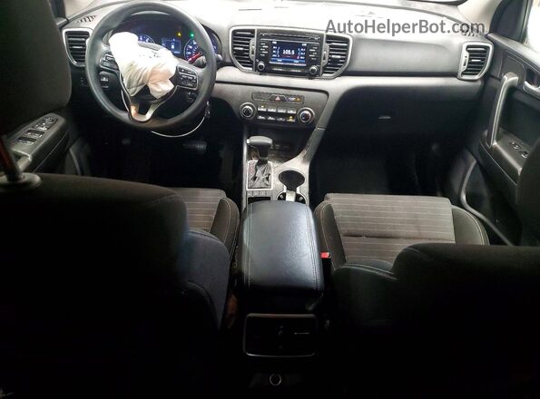 KNDPMCAC9J7368540 2018 KIA SPORTAGE Серебряный Вид панели приборов