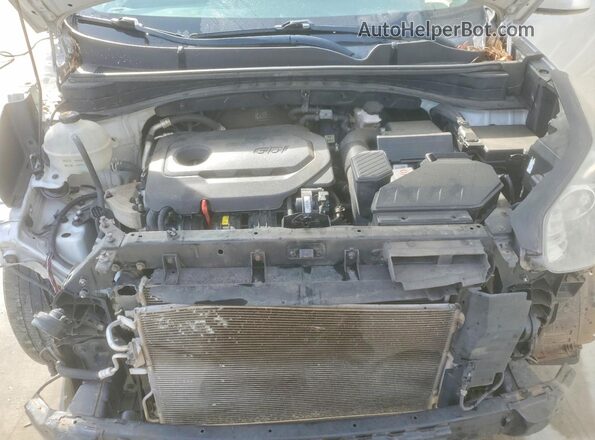 KNDPMCAC9K7518566 2019 KIA SPORTAGE Silver Vista del compartimento del motor
