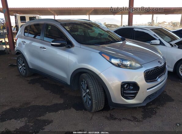 KNDPN3AC3J7420676 2018 KIA SPORTAGE Серебряный Передняя правая четверть