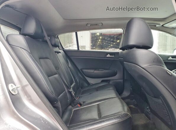 KNDPNCAC8H7151763 2017 KIA SPORTAGE Silver Vista interior trasera