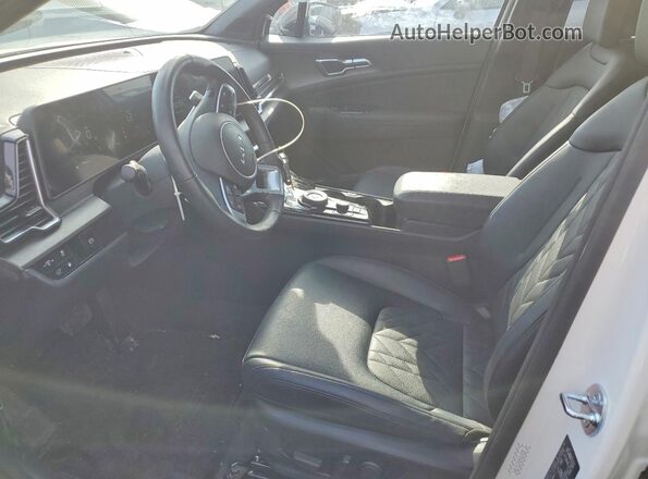 KNDPYDDH4S7211890 2025 KIA SPORTAGE Белый Вид салона спереди