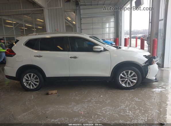 KNMAT2MT1HP561337 2017 NISSAN ROGUE White Սալոնի հետևի տեսք