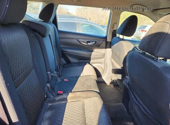 KNMAT2MV2HP521768 2017 NISSAN ROGUE Green Vista interior trasera