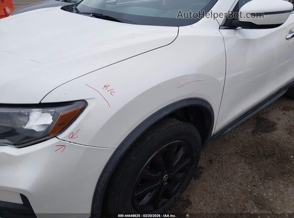 KNMAT2MV7JP577565 2018 NISSAN ROGUE White 