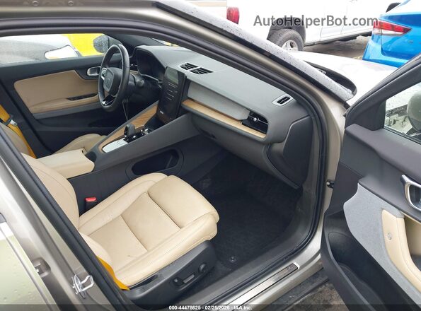 LPSED3KA4NL059942 2022 POLESTAR 2 Серебряный Вид салона спереди