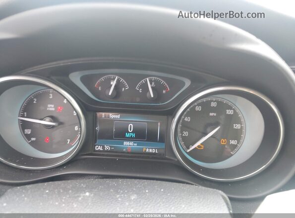 LRBFX1SA2JD081335 2018 BUICK ENVISION White Vista de los asientos traseros