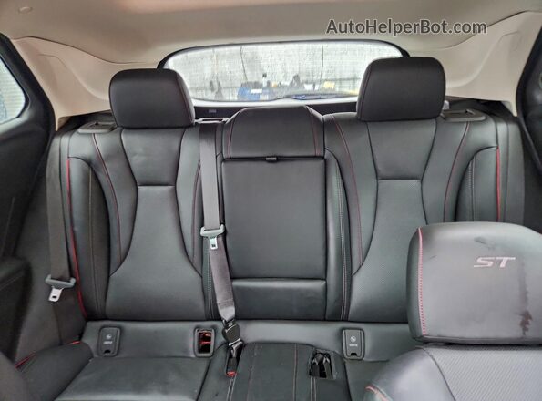 LRBFZNR47PD057655 2023 BUICK ENVISION Red Vista de los asientos traseros