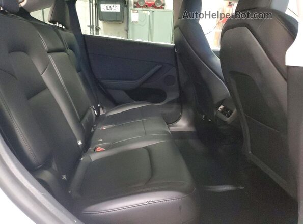 LRWYGDEF1RC662049 2024 TESLA MODEL White Widok tylnych siedzeń