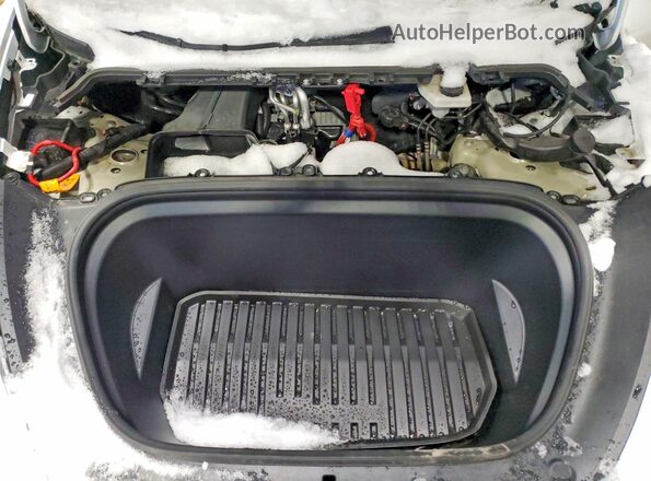 LRWYGDEF1RC662049 2024 TESLA MODEL White Widok wnętrza z tyłu