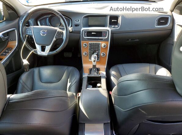 LYV402FM5GB090072 2016 VOLVO S60 Red Widok deski rozdzielczej