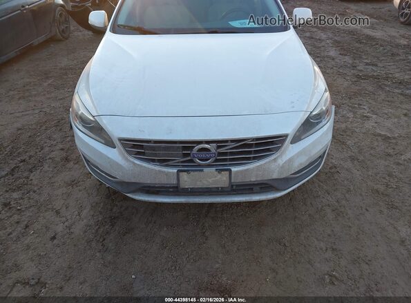 LYV402HM7HB148276 2017 VOLVO S60 INSCRIPTION Белый Вид панели приборов