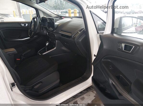 MAJ6P1UL1JC233603 2018 FORD ECOSPORT Белый Вид салона спереди