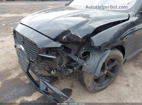 SADCJ2BVXHA490830 2017 JAGUAR F-PACE Черный Вид спереди
