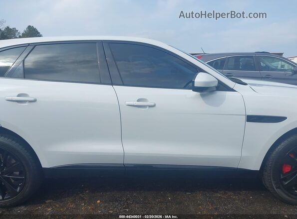 SADCJ2EU6MA669346 2021 JAGUAR F-PACE White 360 interior view