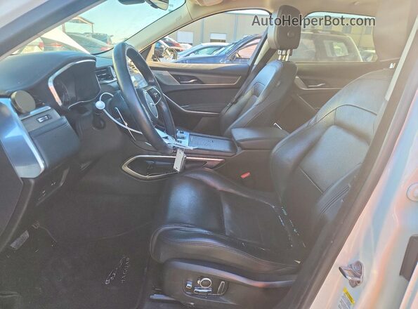 SADCJ2EX3NA690375 2022 JAGUAR F-PACE White Widok wnętrza z przodu