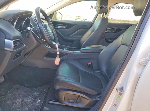 SADCJ2FX0JA267147 2018 JAGUAR F-PACE Белый Вид салона спереди