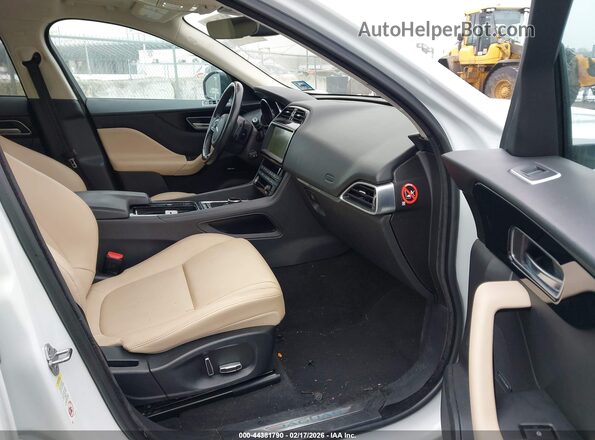 SADCJ2FXXKA356449 2019 JAGUAR F-PACE Белый Вид салона спереди