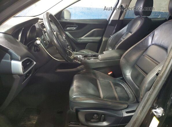 SADCK2BV4HA067951 2017 JAGUAR F-PACE Черный Вид салона спереди