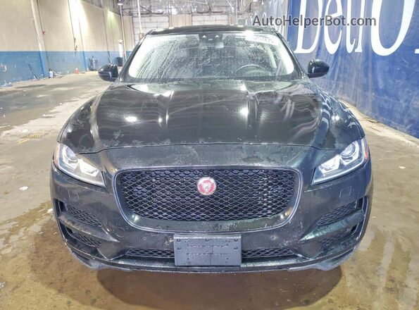 SADCK2BV4HA067951 2017 JAGUAR F-PACE Черный Вид спереди
