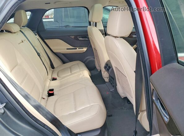 SADCK2EV2JA264084 2018 JAGUAR F-PACE Red Widok wnętrza z tyłu