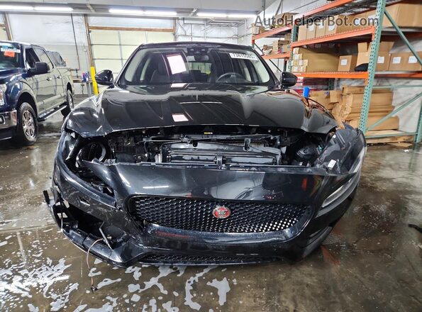 SADCL2BV1HA897428 2017 JAGUAR F-PACE Black Widok z przodu