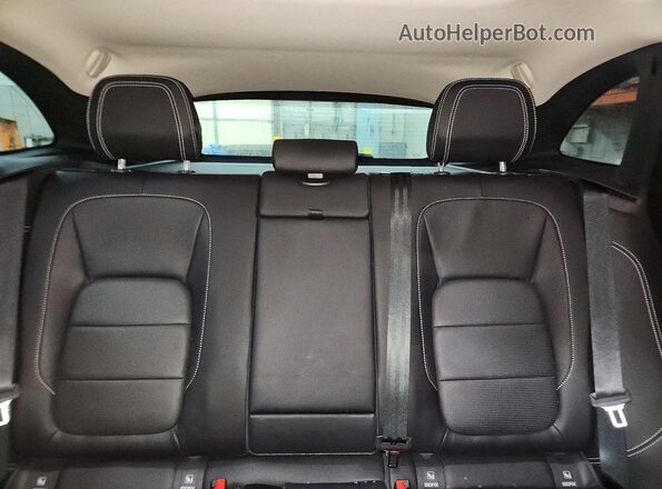 SADCL2BV1HA897428 2017 JAGUAR F-PACE Black Widok tylnych siedzeń