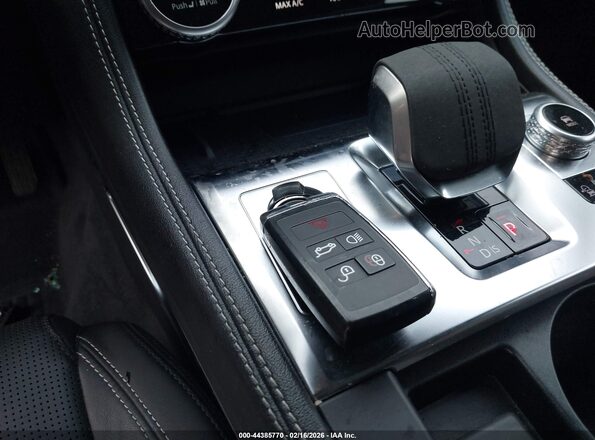 SADCT2EX8RA720602 2024 JAGUAR F-PACE Black წინა პანელის ხედი