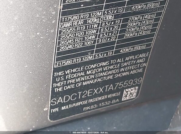 SADCT2EXXTA755939 2026 JAGUAR F-PACE Silver Vista del compartimento del motor