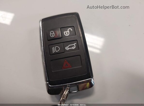 SADFP2FX3K1Z33785 2019 JAGUAR E-PACE White Widok deski rozdzielczej