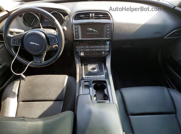 SAJAD4FN2JCP33347 2018 JAGUAR XF Белый Вид панели приборов