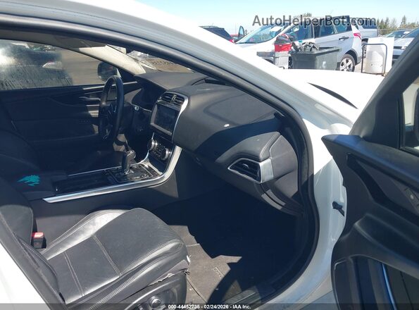 SAJAE4FX2LCP64499 2020 JAGUAR XF Белый Вид салона спереди