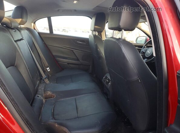 SAJAJ4FX2JCP37814 2018 JAGUAR XF Red Widok tylnych siedzeń