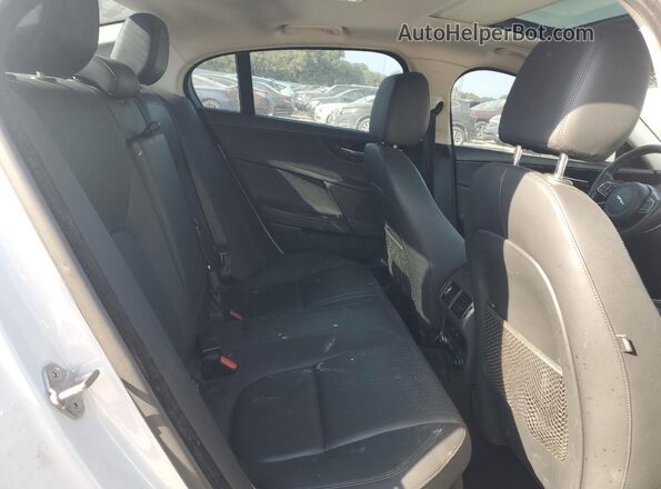 SAJAN4BVXHA947379 2017 JAGUAR XF Серый Вид задних сидений