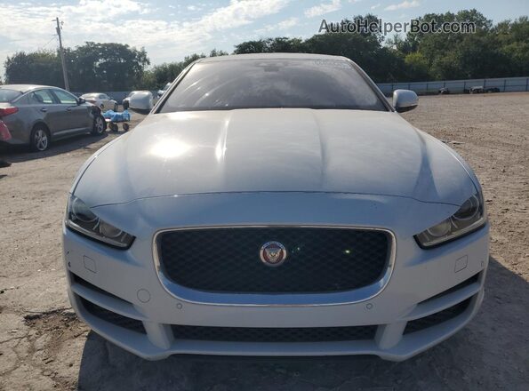 SAJAN4BVXHA947379 2017 JAGUAR XF Серый Вид спереди