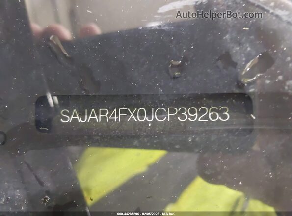 SAJAR4FX0JCP39263 2018 JAGUAR XF Black Widok komory silnika