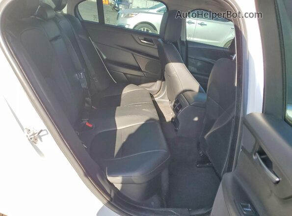 SAJAR4FX3KCP52591 2019 JAGUAR XF White Vista de los asientos traseros