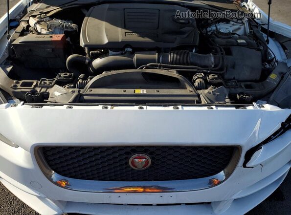 SAJAR4FX3KCP52591 2019 JAGUAR XF White Vista interior trasera