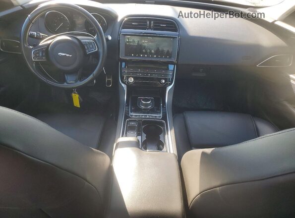 SAJAS4FX7KCP52694 2019 JAGUAR XF Белый Вид панели приборов