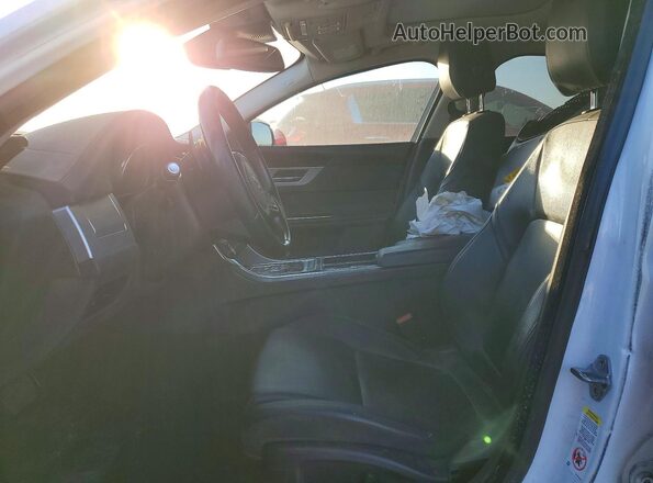 SAJBD4BVXGCY20495 2016 JAGUAR XF White Widok wnętrza z przodu