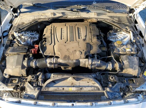 SAJBD4BVXGCY20495 2016 JAGUAR XF White Widok wnętrza z tyłu