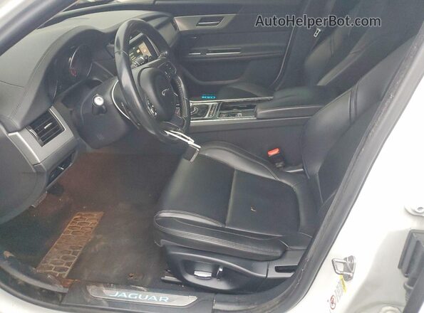 SAJBJ4FX4KCY79037 2019 JAGUAR XF White Вид салону спереду