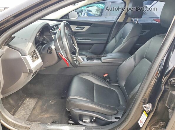 SAJBJ4FX9KCY78949 2019 JAGUAR XF Черный Вид салона спереди