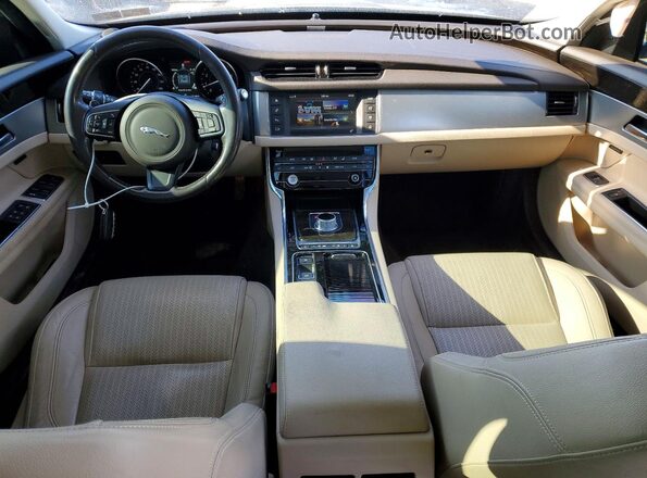 SAJBK4BV3GCY16178 2016 JAGUAR XF Зеленый Вид панели приборов