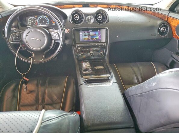 SAJWA1C72H8W08798 2017 JAGUAR XJ Белый Вид панели приборов