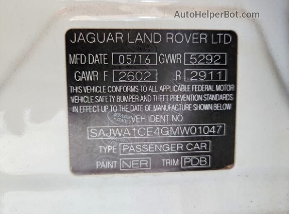 SAJWA1CE4GMW01047 2016 JAGUAR XJ White Widok komory silnika