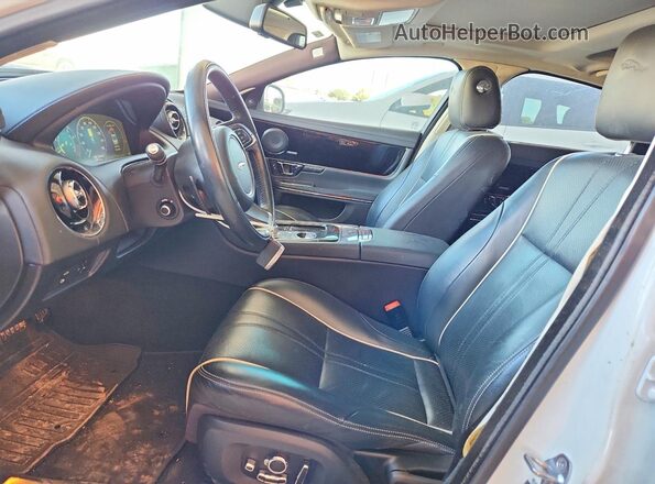SAJWA1CE4GMW01047 2016 JAGUAR XJ White Widok wnętrza z przodu